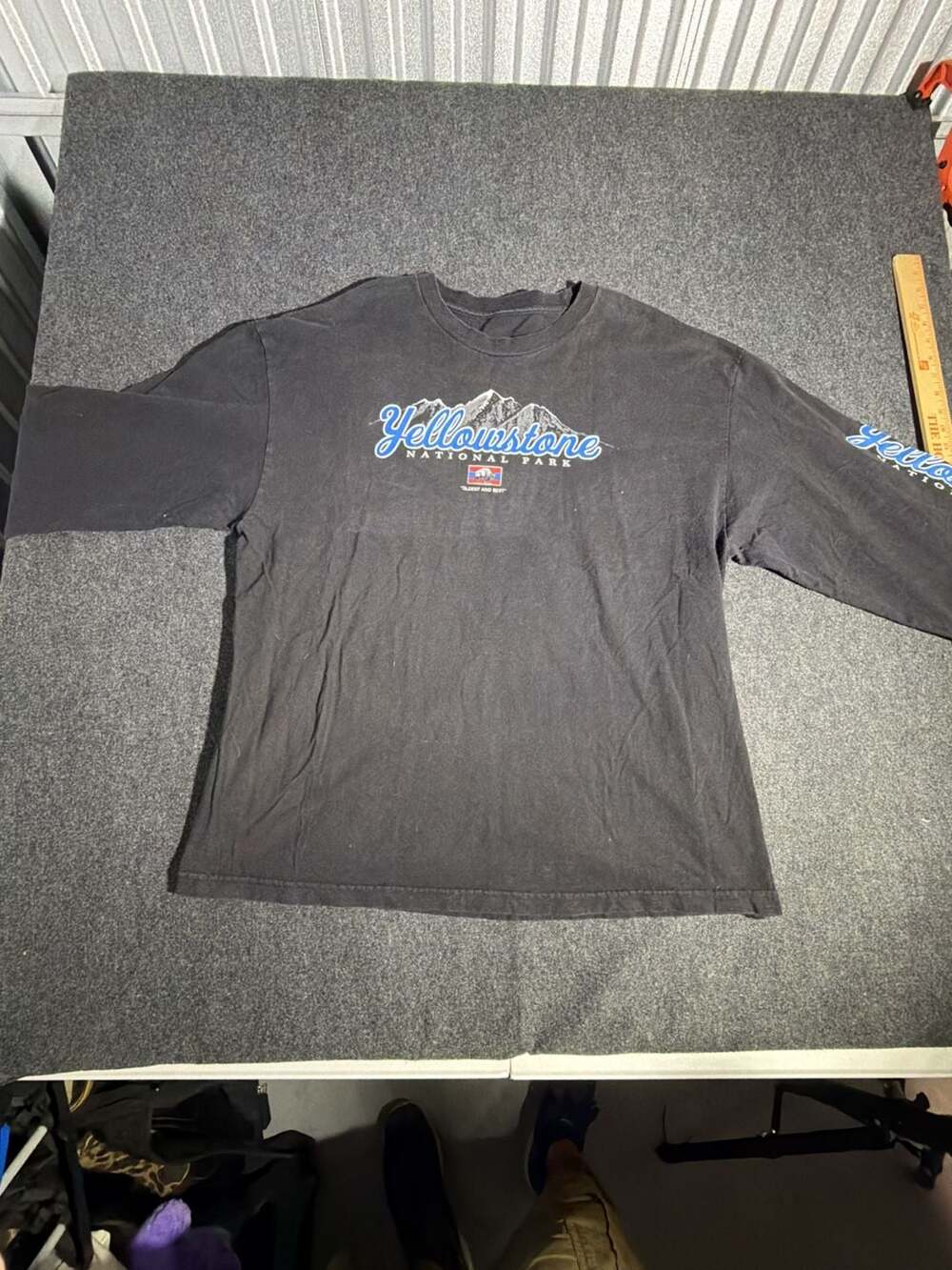 Yellowstone National Park Graphic Long Sleeve T-Shirt Black
13-0185